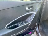 Hyundai Grand Santa Fe-16