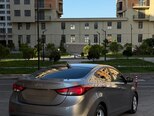 Hyundai Elantra-7