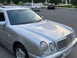 Mercedes E 240-5