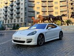 Porsche Panamera-4