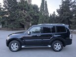 Mitsubishi Pajero-5