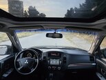 Mitsubishi Pajero-11