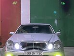 Mercedes E 240-1