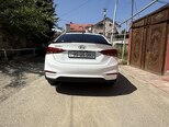 Hyundai Accent-2