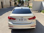 Hyundai Elantra-5