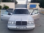 Mercedes 230 E-12