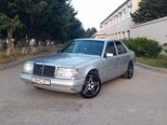 Mercedes 230 E-1
