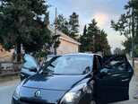 Renault Grand Scenic-1