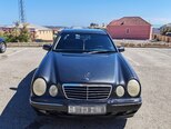 Mercedes E 240-1