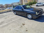 Mercedes E 240-4