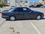 Mercedes E 240-13