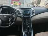 Hyundai Elantra-8