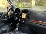 Mitsubishi Pajero-8