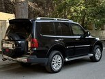 Mitsubishi Pajero-6