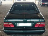 Mercedes E 240-2