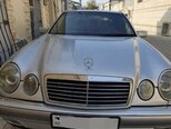 Mercedes E 290-1