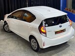 Toyota Aqua-13