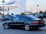 Mercedes E 220-11