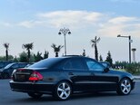 Mercedes E 220-21