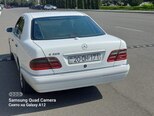 Mercedes E 220-12