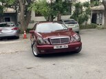 Mercedes E 240-1