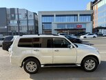Mitsubishi Pajero-5