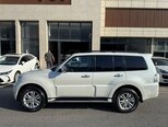 Mitsubishi Pajero-4