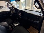 Mitsubishi Pajero-13