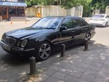 Mercedes E 240-1