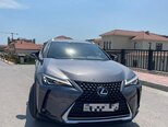 Lexus UX 200-1