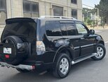 Mitsubishi Pajero-6