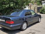 Mercedes E 240-3