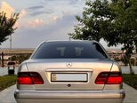 Mercedes E 220-7