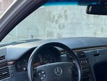 Mercedes E 220-12