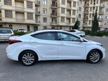 Hyundai Elantra-3