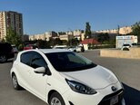 Toyota Aqua-4