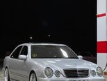 Mercedes E 240-1
