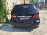 Mercedes B 180-2