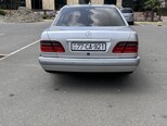 Mercedes E 240-2