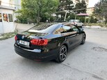 Volkswagen Jetta-11