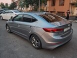 Hyundai Elantra-4