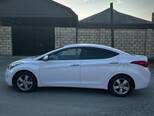 Hyundai Elantra-7