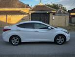 Hyundai Elantra-4
