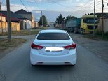 Hyundai Elantra-2