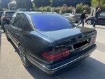 Mercedes E 240-3