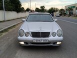 Mercedes E 270-1