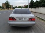 Mercedes E 270-6