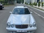Mercedes E 240-8