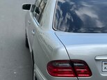 Mercedes E 240-5