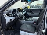 Toyota Highlander-12
